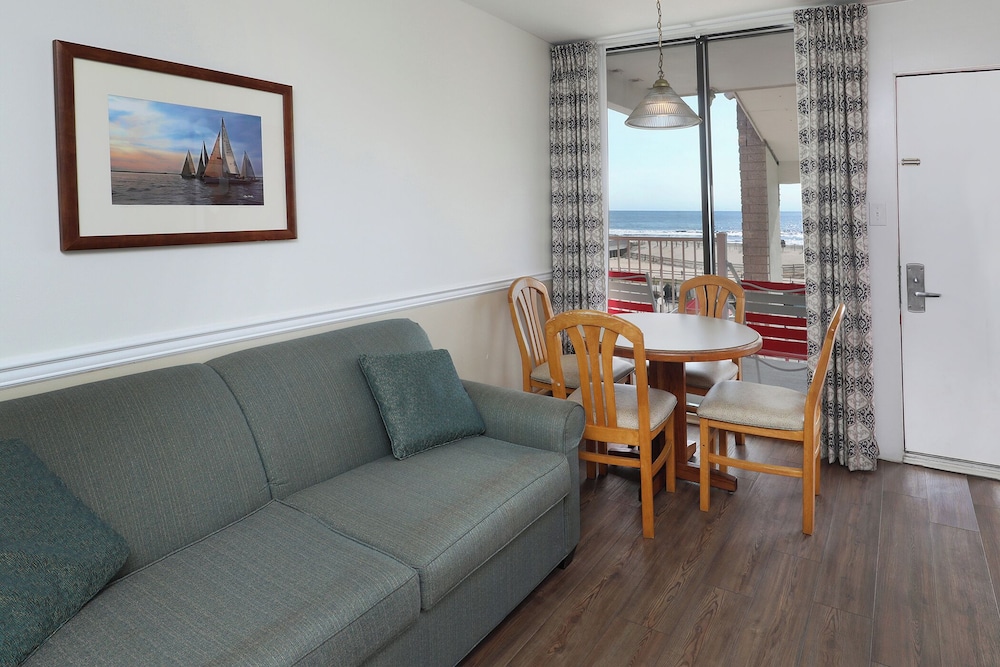 Classic Room, 1 Bedroom (Partial Ocean View Efficiency) photo 1