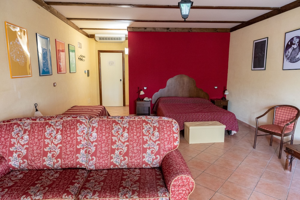 Family Room, 2 Bedrooms, Mountain View