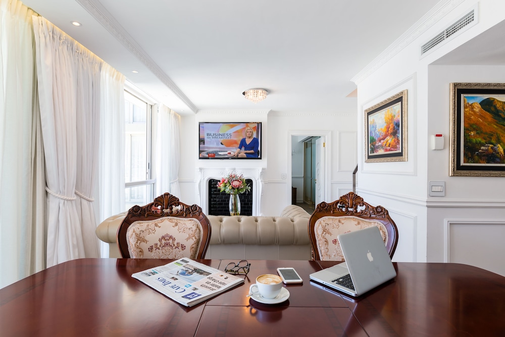 Deluxe Suite, 3 Bedrooms - Photo 2