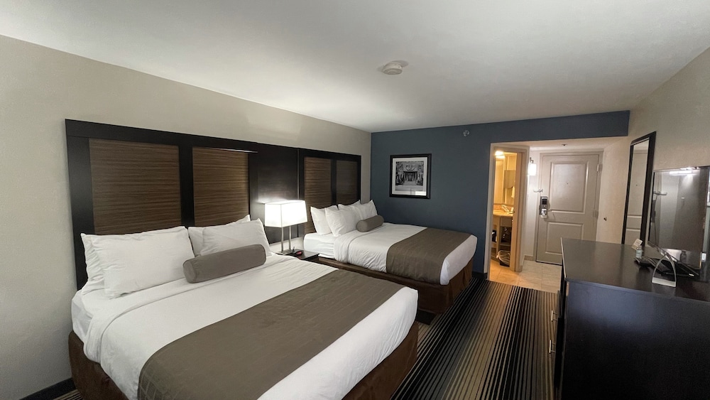 Standard Room, 2 Queen Beds, Non Smoking - Photo 6