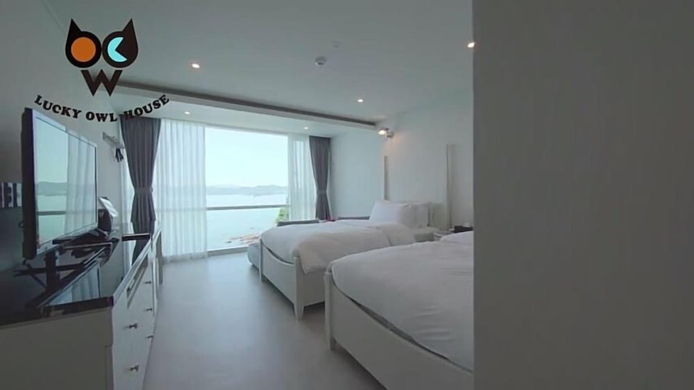 Standard Twin Room - Photo 6