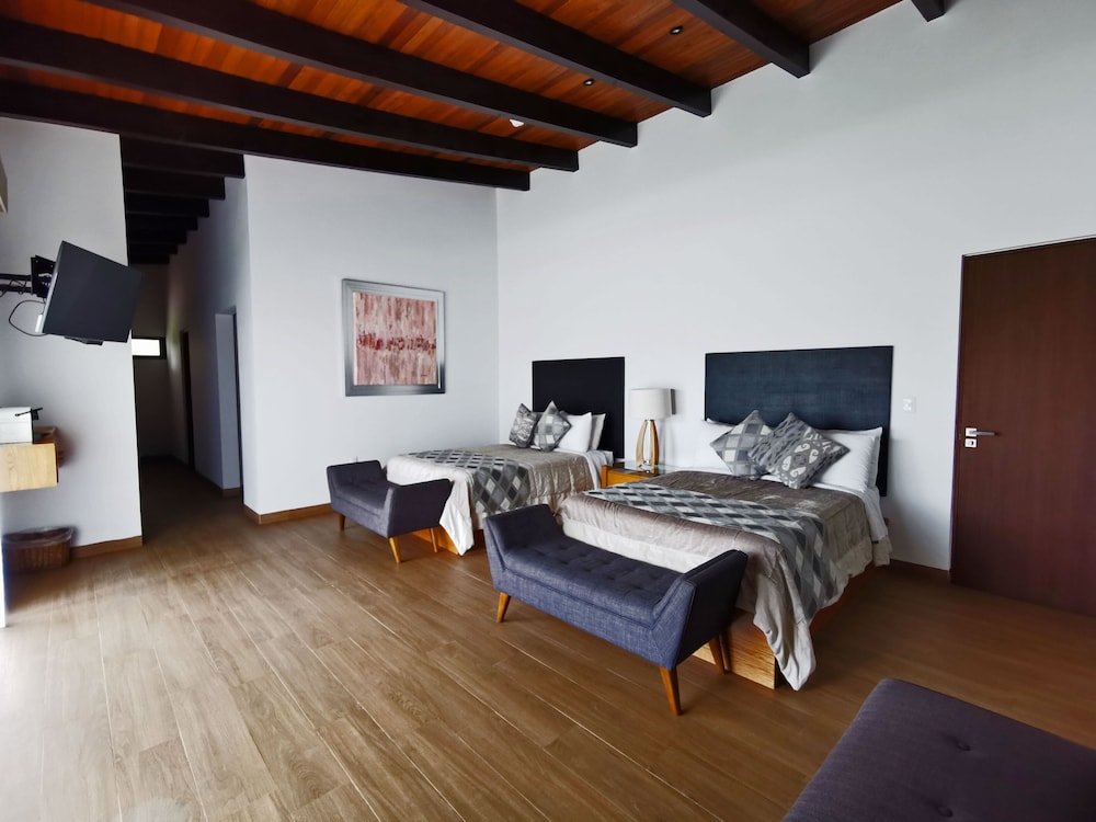 Deluxe Studio Suite