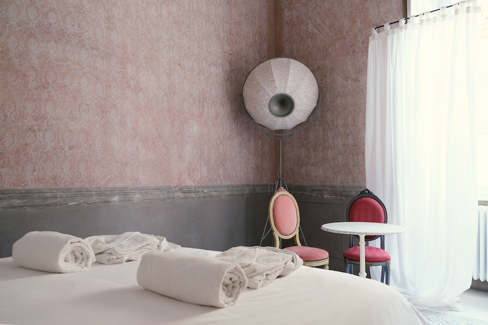 Executive Room, City View (Rosa)