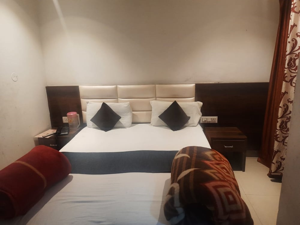 Basic Double Room, City View photo 3