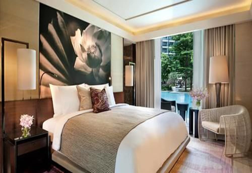 Cabana Room with Direct Pool Access ( Executive Lounge Benefit )