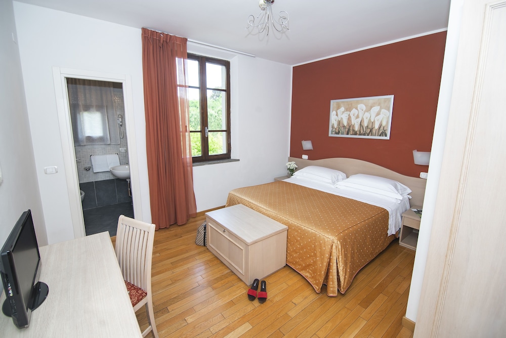 Comfort Double Room, Pool View - Photo 1