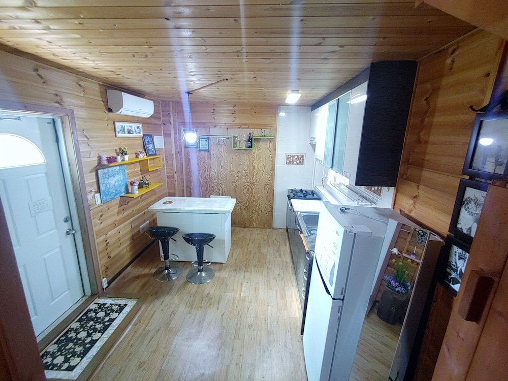 Family Duplex, 1 Bedroom, Non Smoking, River View (16 PY, Lavender) photo 2