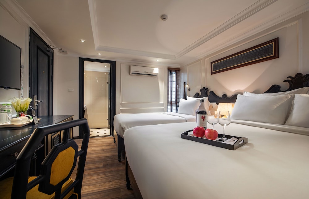 Deluxe Room, Non Smoking, No Windows - Photo 6