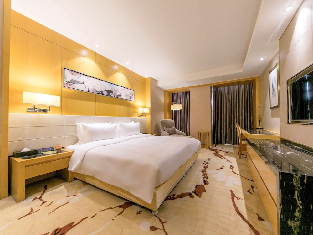 Standard Room, 1 King Bed