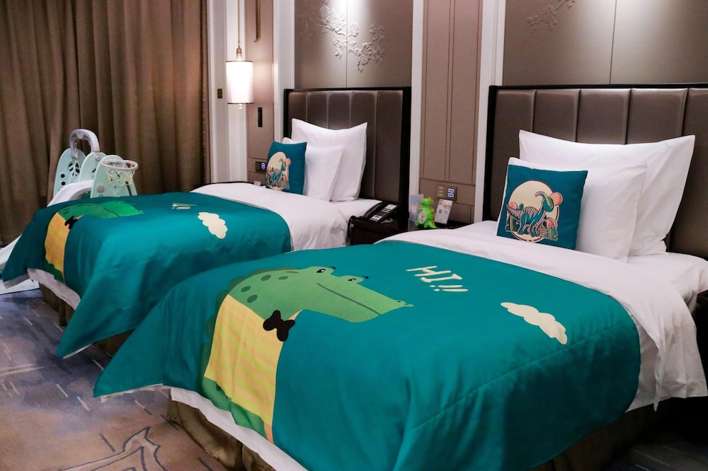Room, 2 Twin Beds (Tyrannosaurus Rex Theme) - Photo 1