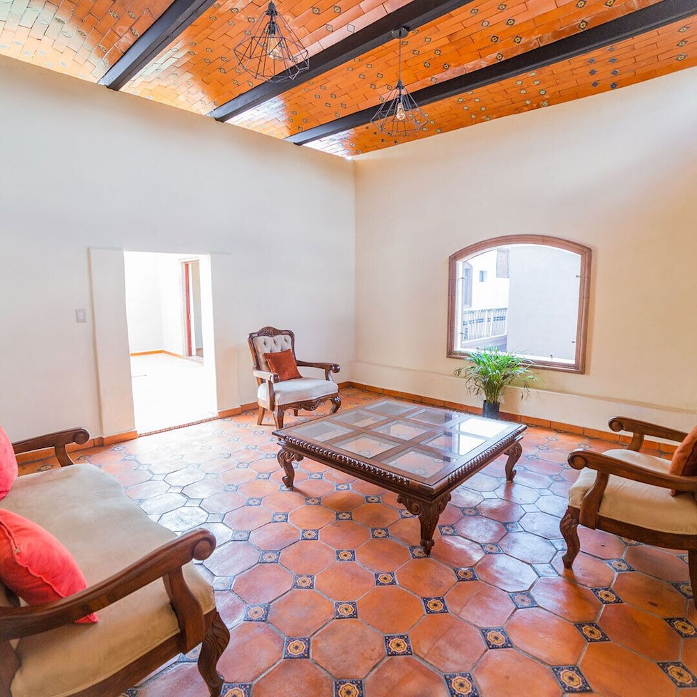 Presidential Suite, 1 King Bed, Courtyard Area photo 3