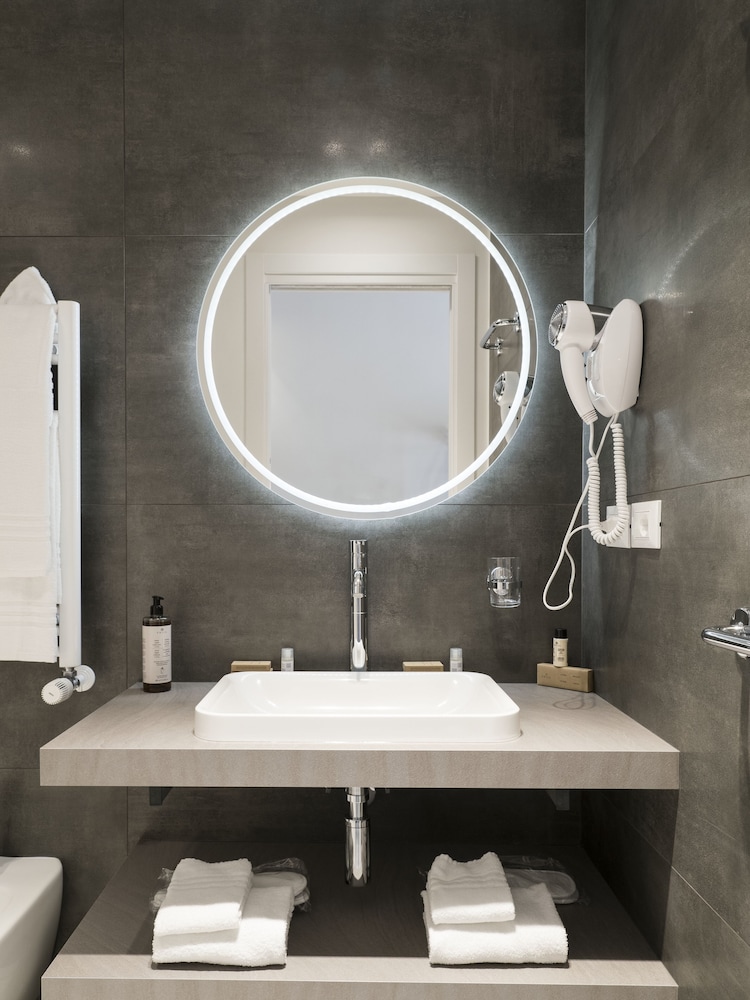 Superior Triple Room photo 2