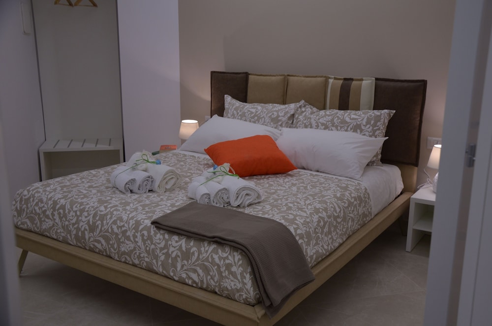 Deluxe Double Room, 1 Queen Bed, Ground Floor (Civitae)