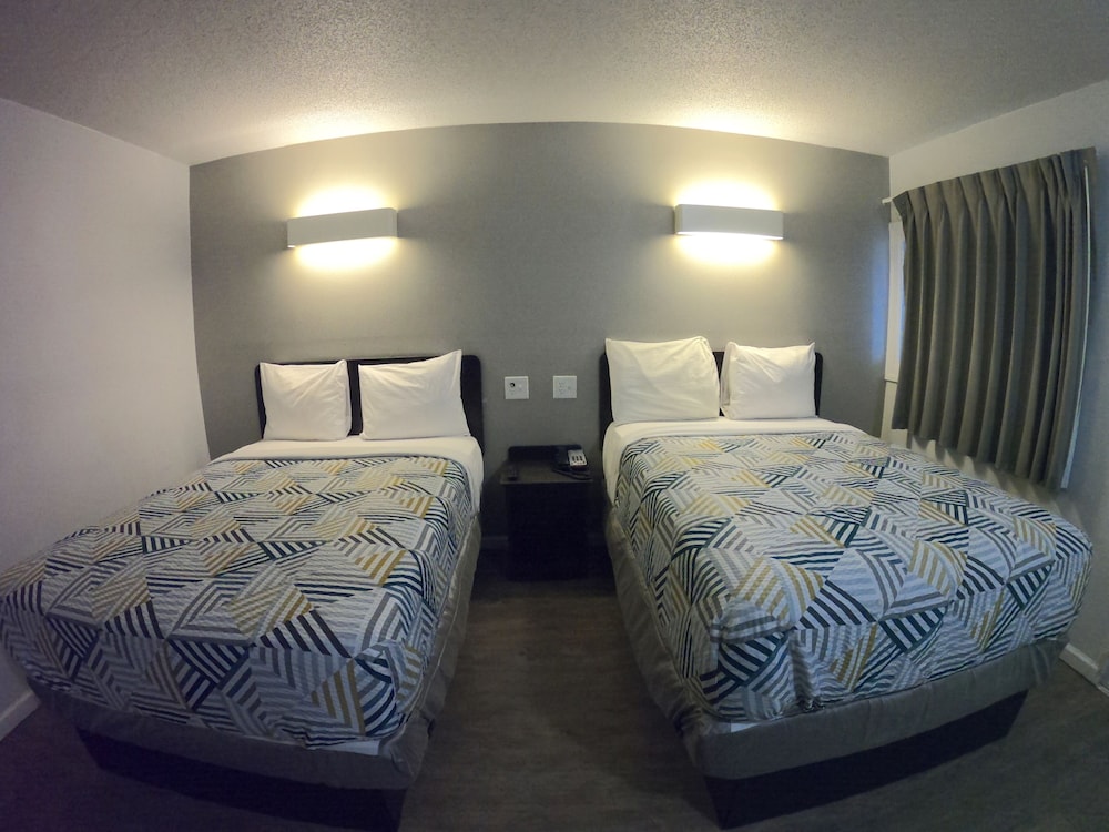 Standard Room, 2 Double Beds, Non Smoking - Photo 3