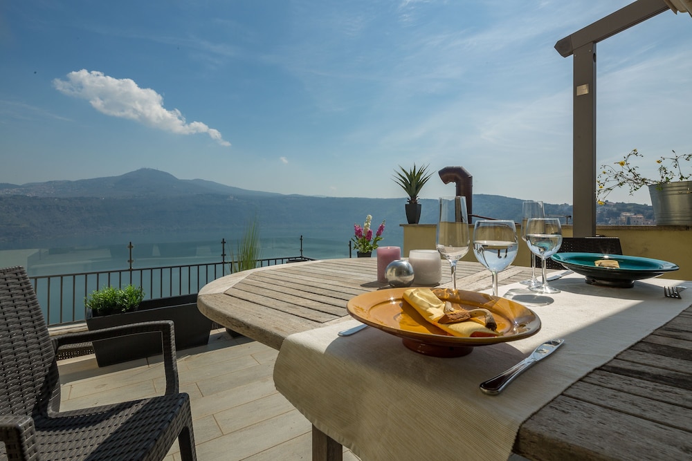 Penthouse, 2 Bedrooms, Terrace, Lake View - Photo 24