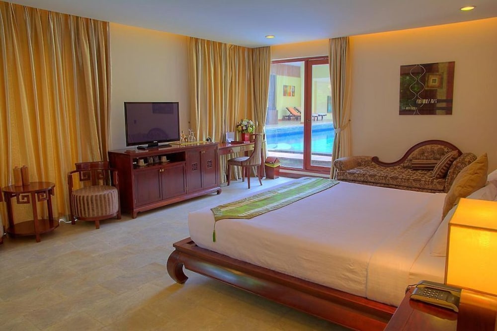 Deluxe Suite - Photo 2