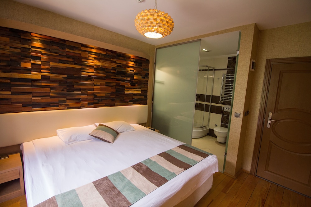 Standard Room, 2 Double Beds, Non Smoking photo 2