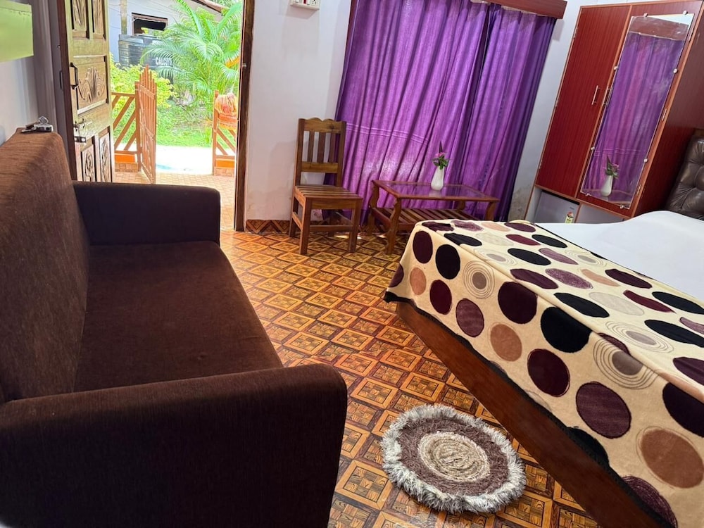 Deluxe Room - Photo 12