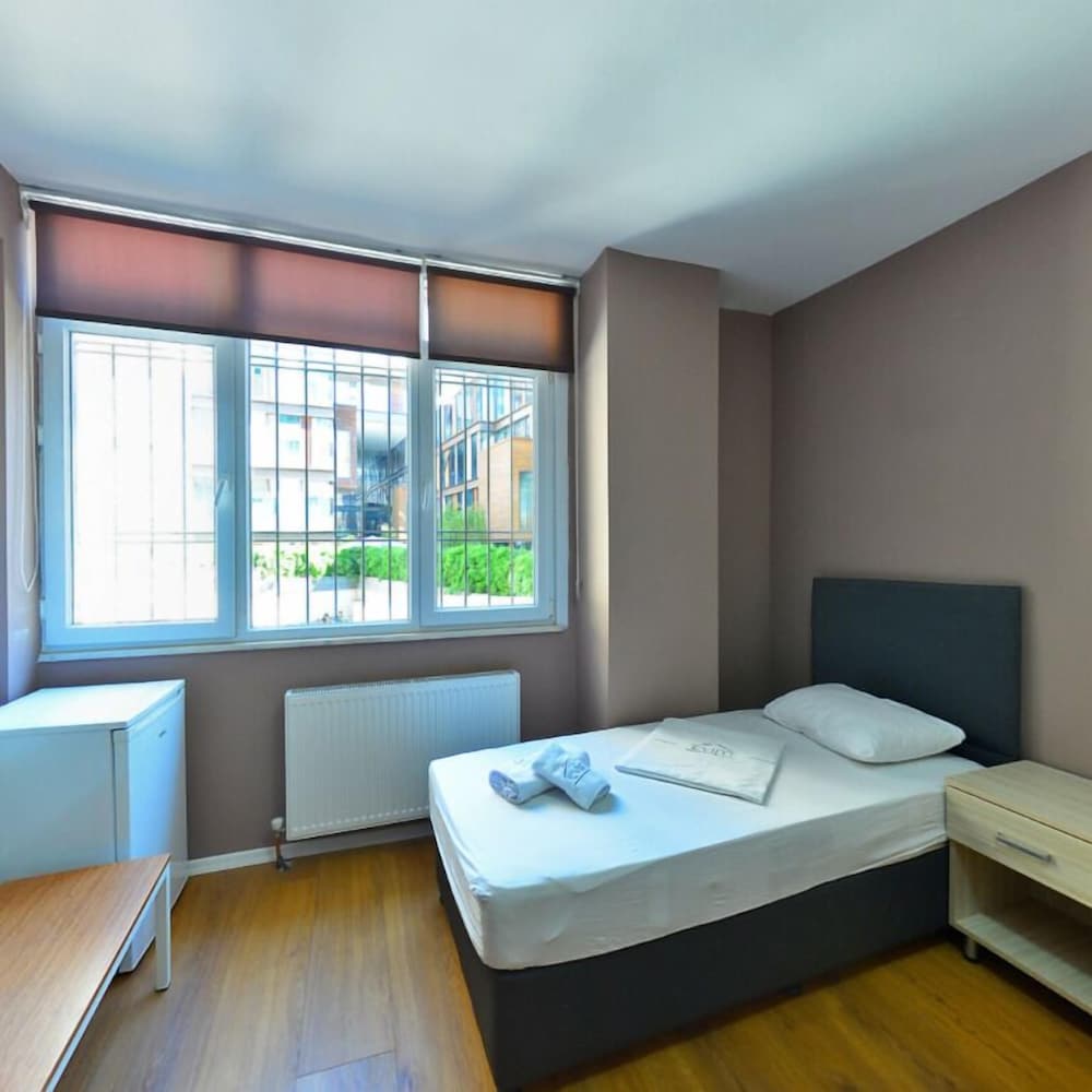 Grand Room, Women only photo 3