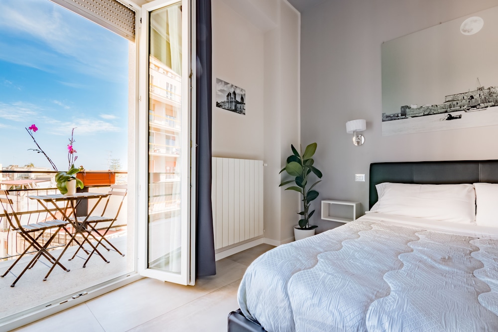 Deluxe Double Room, Balcony, Partial Sea View