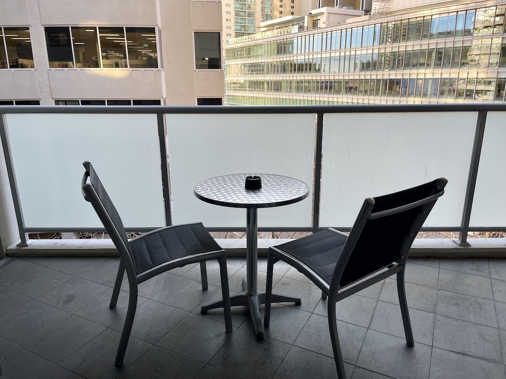 Executive Studio Apartment (Limited Housekeeping) thumbnail 5