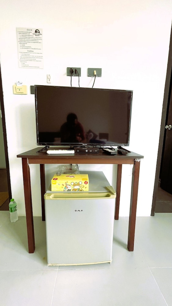 Premium Double or Twin Room, Partial Sea View