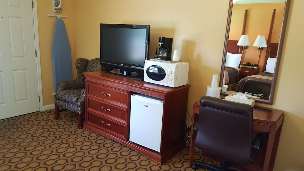 Standard Room, 2 Double Beds, Non Smoking - Photo 5