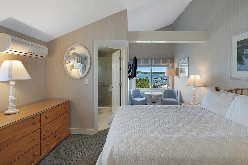 Traditional Room, 1 Queen Bed, Harbor View