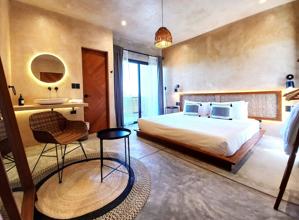 Standard Double Room, Balcony, Pool View