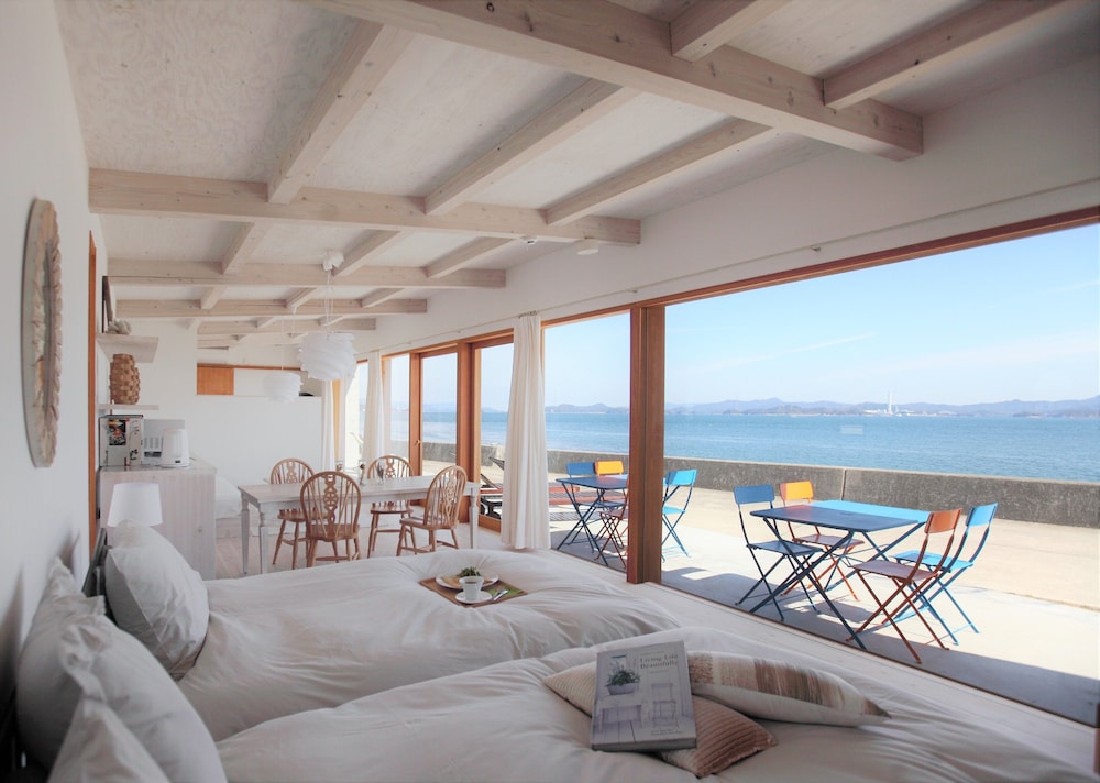 All Oceanfront Room photo 3