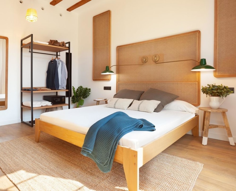 Premium Double Room, 1 Queen Bed, Non Smoking photo 3