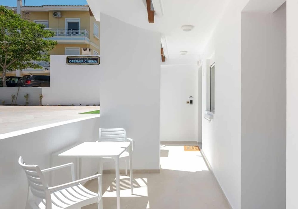 Standard Apartment, 1 Bedroom, Beachside photo 2