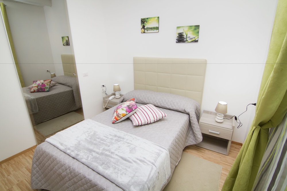 Grand Single Room, City View photo 2