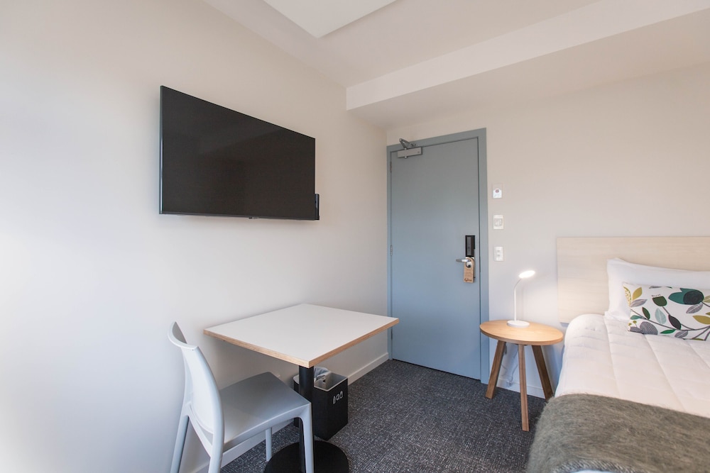 Classic Single Room (Shared Bathroom)