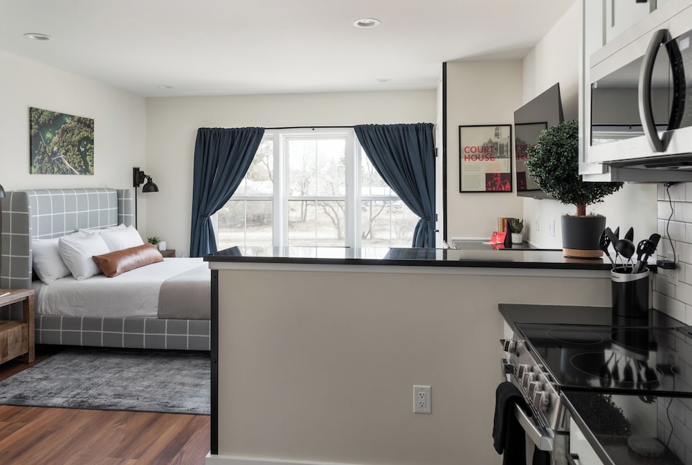 Superior Suite, 1 Bedroom, Terrace, Lake View - Photo 21