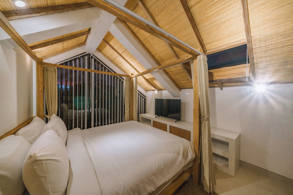 Romantic Villa photo 2