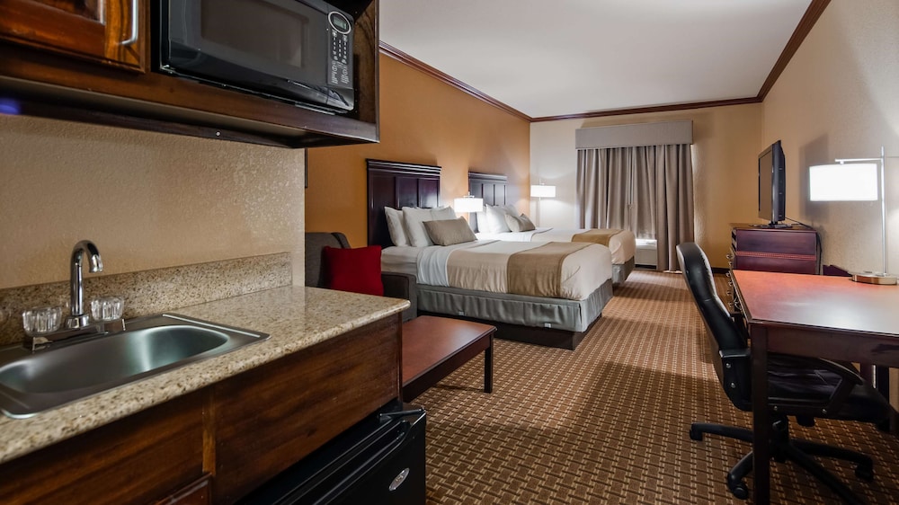 Suite, 2 Double Beds, Accessible, Non Smoking - Photo 1