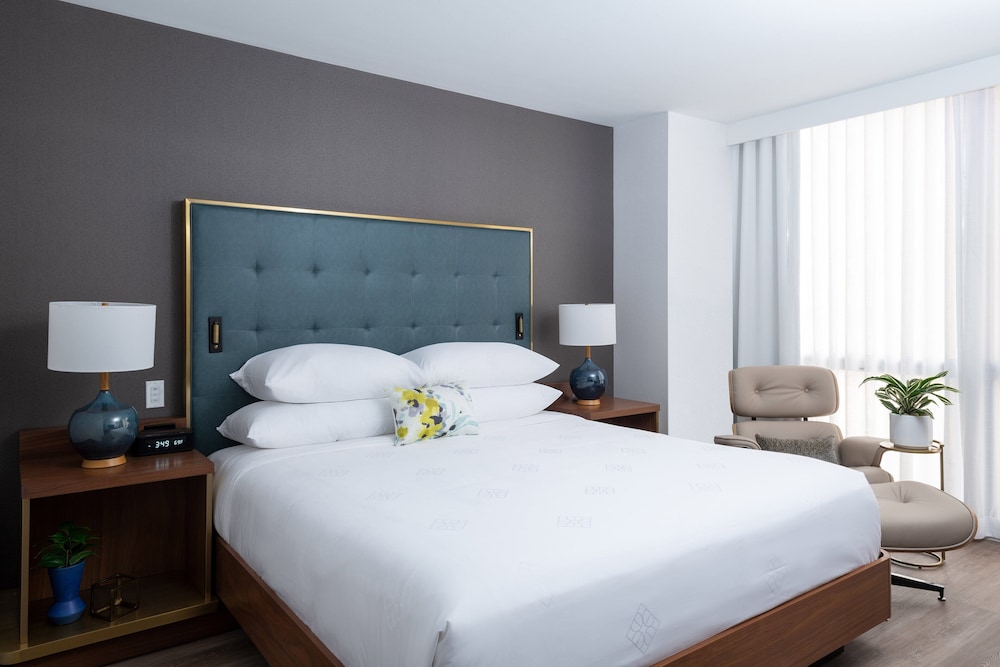 Classic Room, 1 King Bed