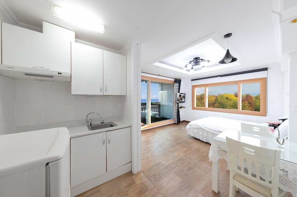 Basic Room, 1 Bedroom (Iris 304(Ocean View)) - Photo 11