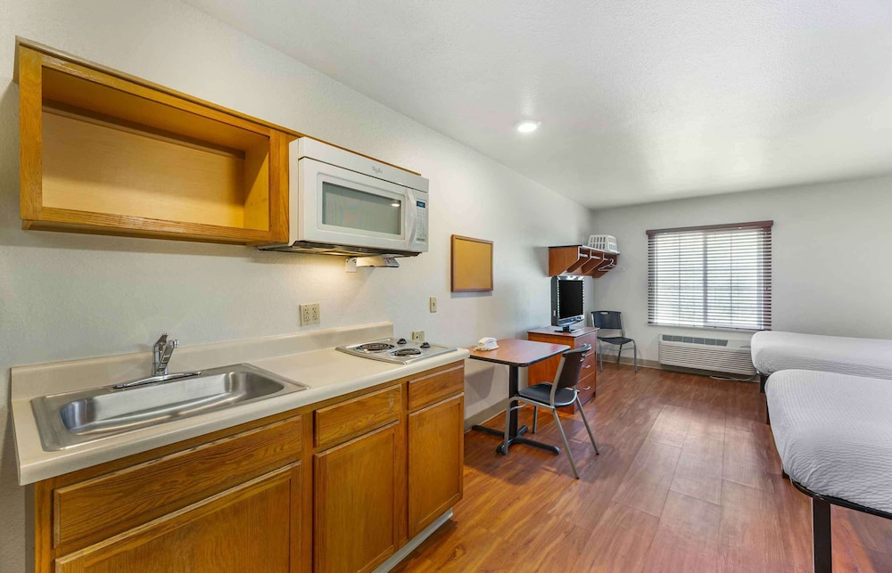 Standard Studio, 2 Double Beds, Non Smoking, Refrigerator & Microwave photo 2