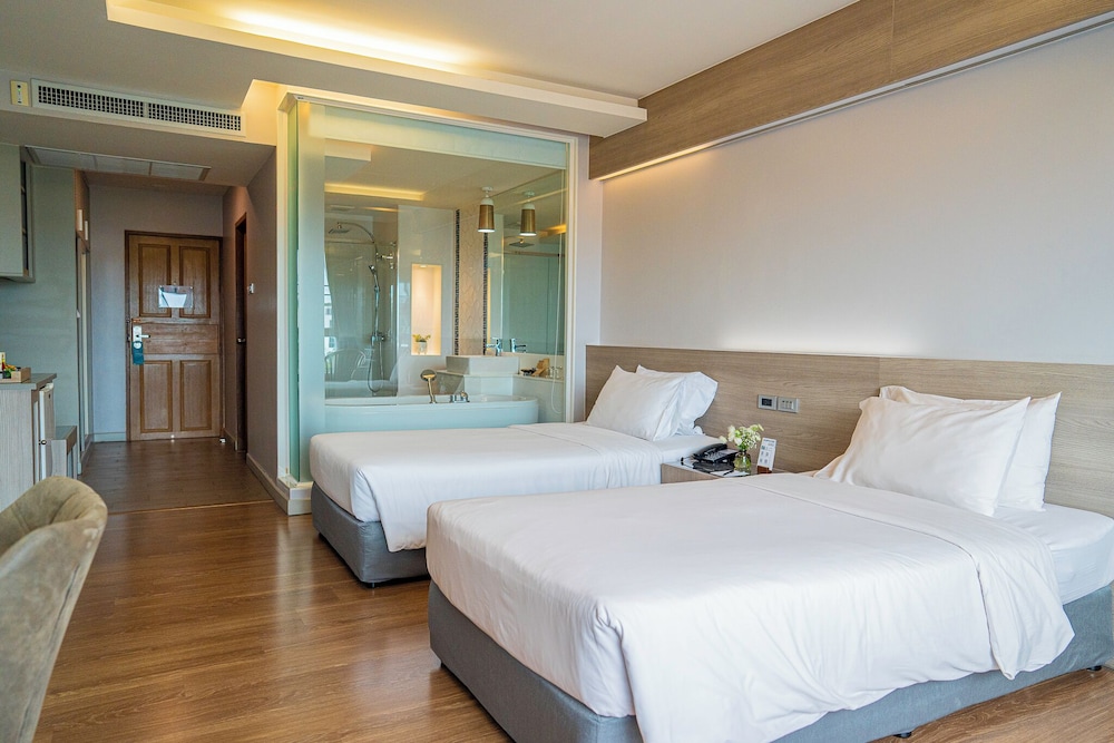 Deluxe Modern Room - Photo 3