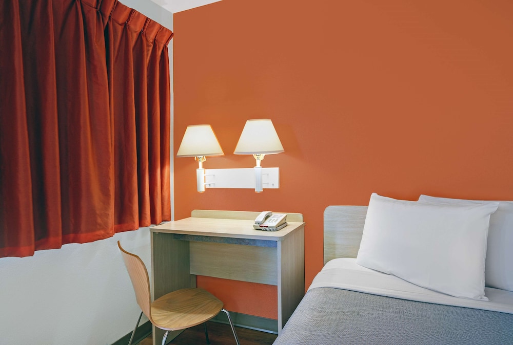 Standard Room, 1 Double Bed, Accessible, Non Smoking photo 2