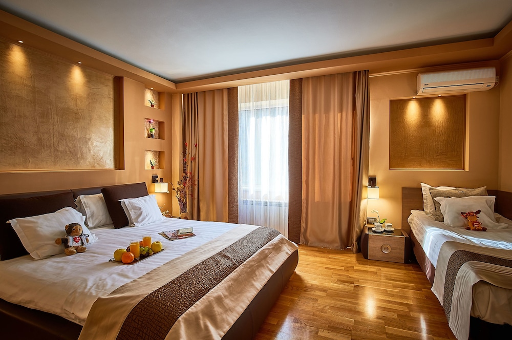 Basic Triple Room photo 1