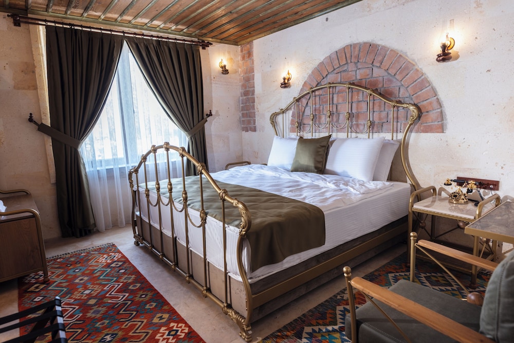 Classic Room, 1 King Bed, Housekeeping, Garden View photo 1