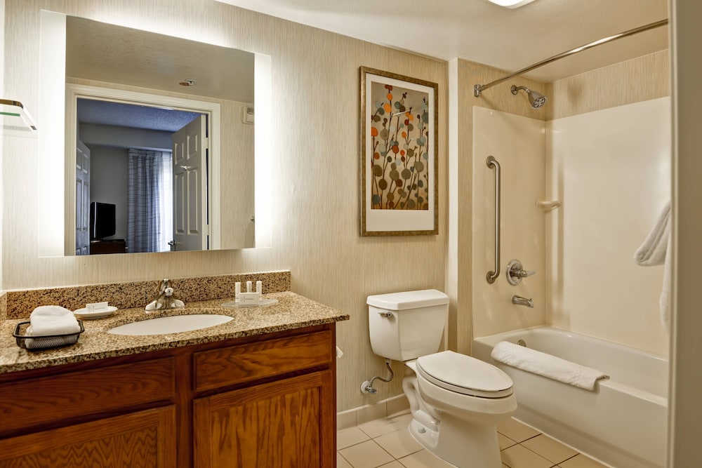 Suite, 1 Bedroom (Mobility/Hearing Accessible, Tub) - Photo 4