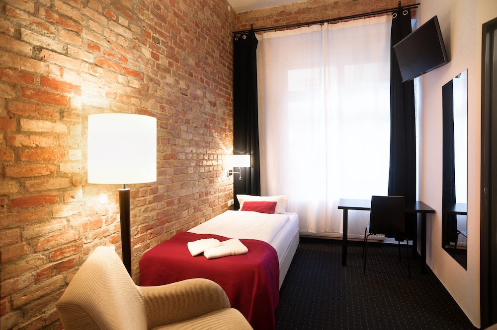 Single Room, Non Smoking photo 1