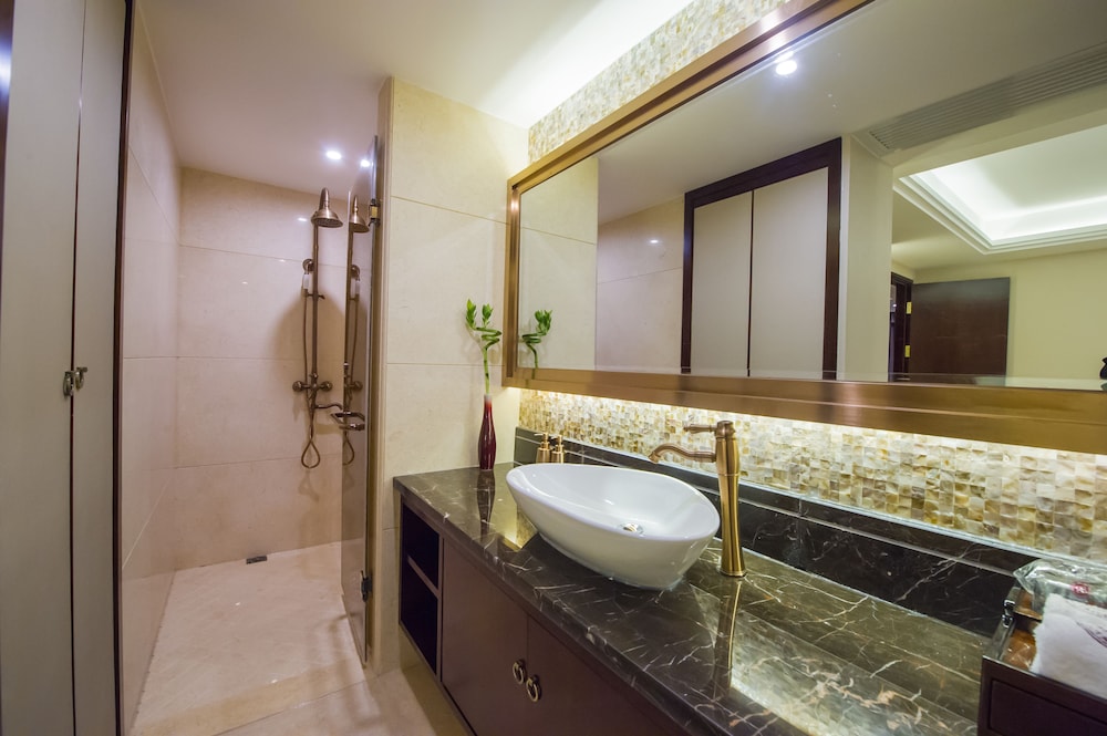 Business Suite photo 2
