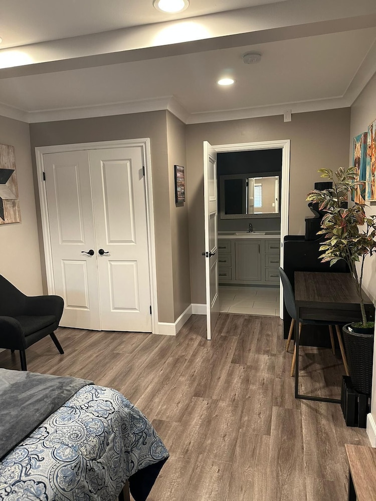 Business Room - Photo 2
