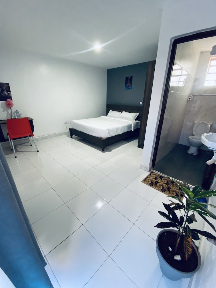 Deluxe Studio Suite
