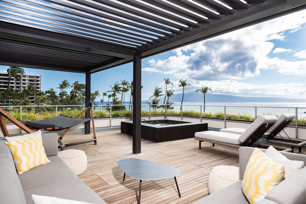 Club Suite, 1 Bedroom, Club Lounge Access, Oceanfront (hokupa'a Sundeck Corner Suite)